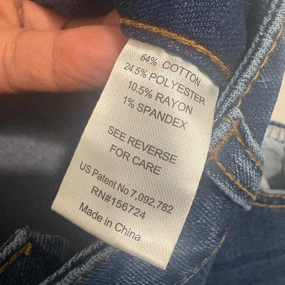 Measure & made . Women's Slim Fit Denim Jeans - Picture 2 of 8